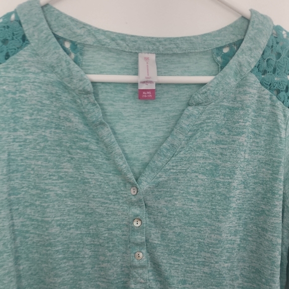 Women's Teal Button-Up Top - Picture 5 of 7